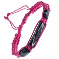 Šperky eshop - Ružový pletený náramok s troma tmavými korálkami Y53.12
